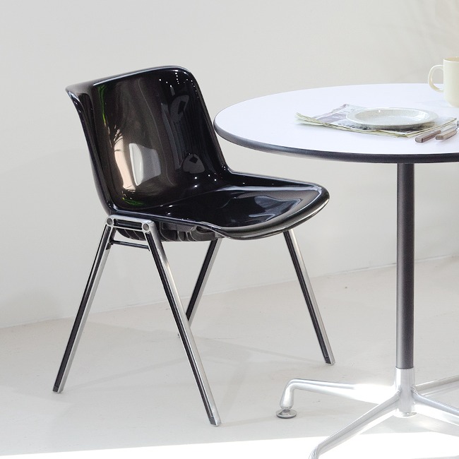 플루토 미드센추리 레트로 디자인 알루미늄 플라스틱 카페 의자